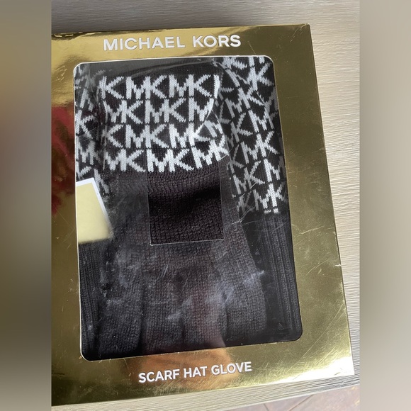 Michael Kors Hat, Scarf and Glove Set - Picture 7 of 8